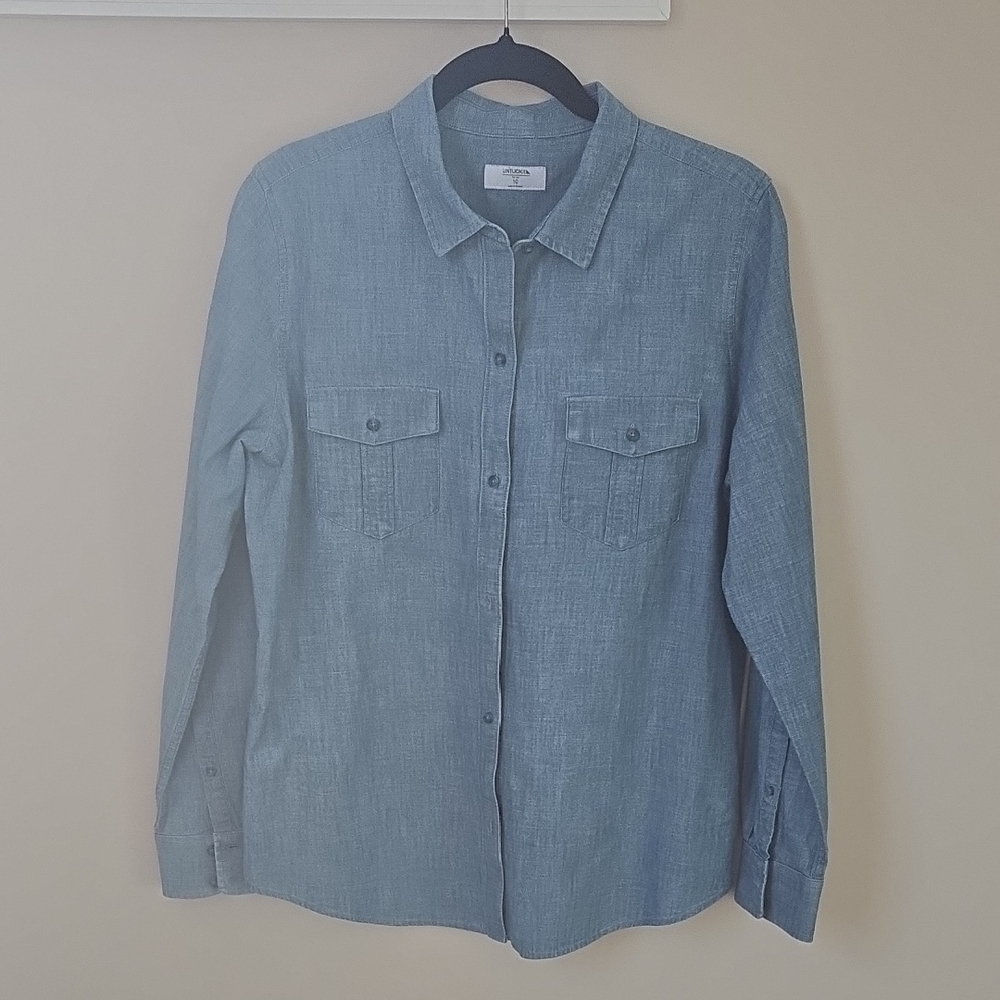 UNTUCKit Light Blue Chambray Blouse